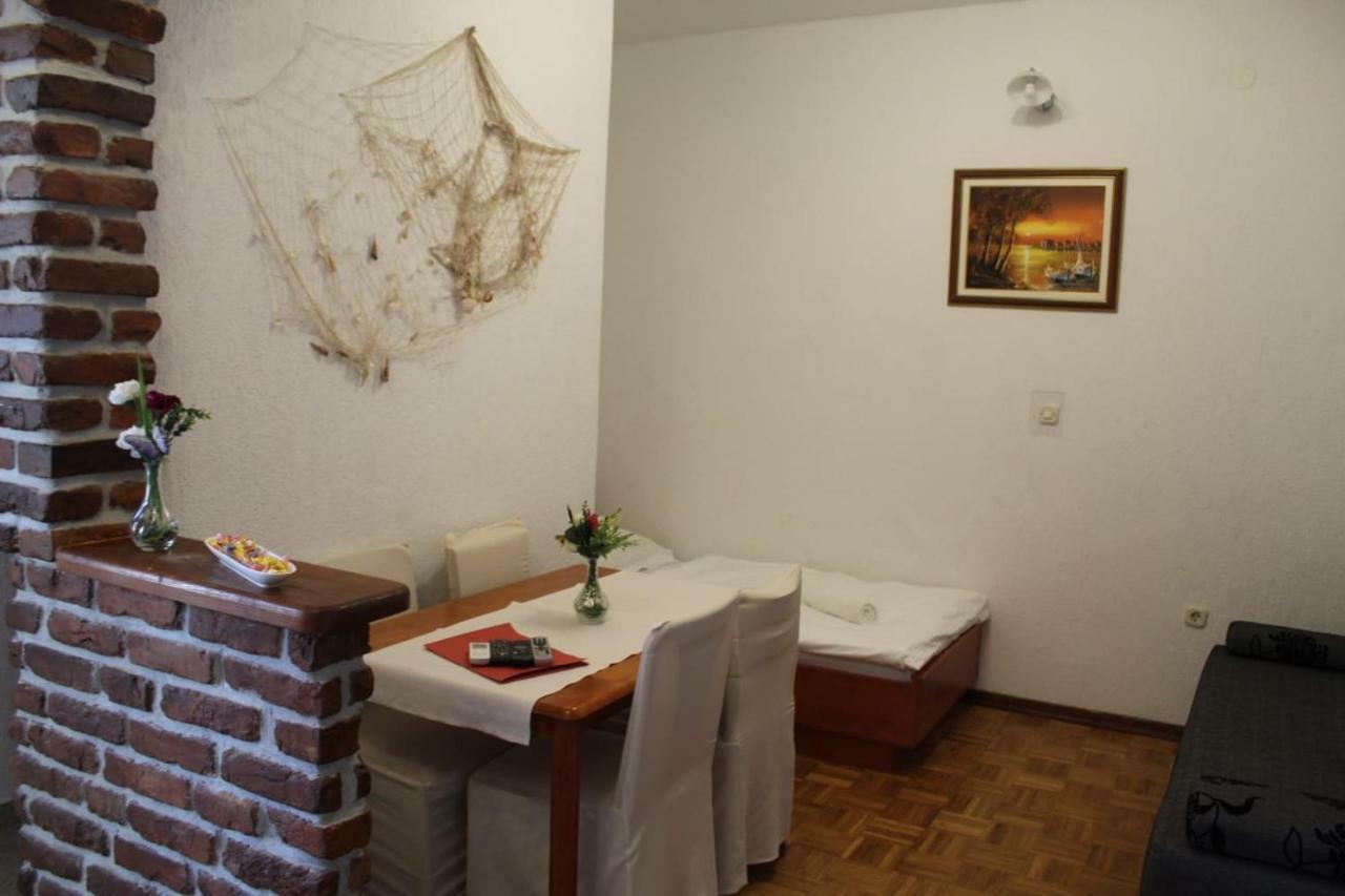 Apartman Pirovic *