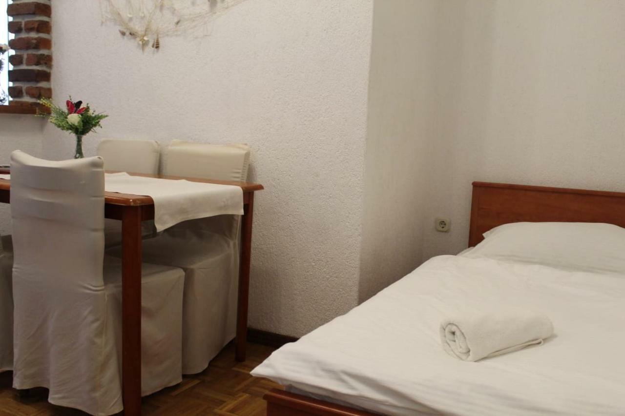 Apartman Pirovic *