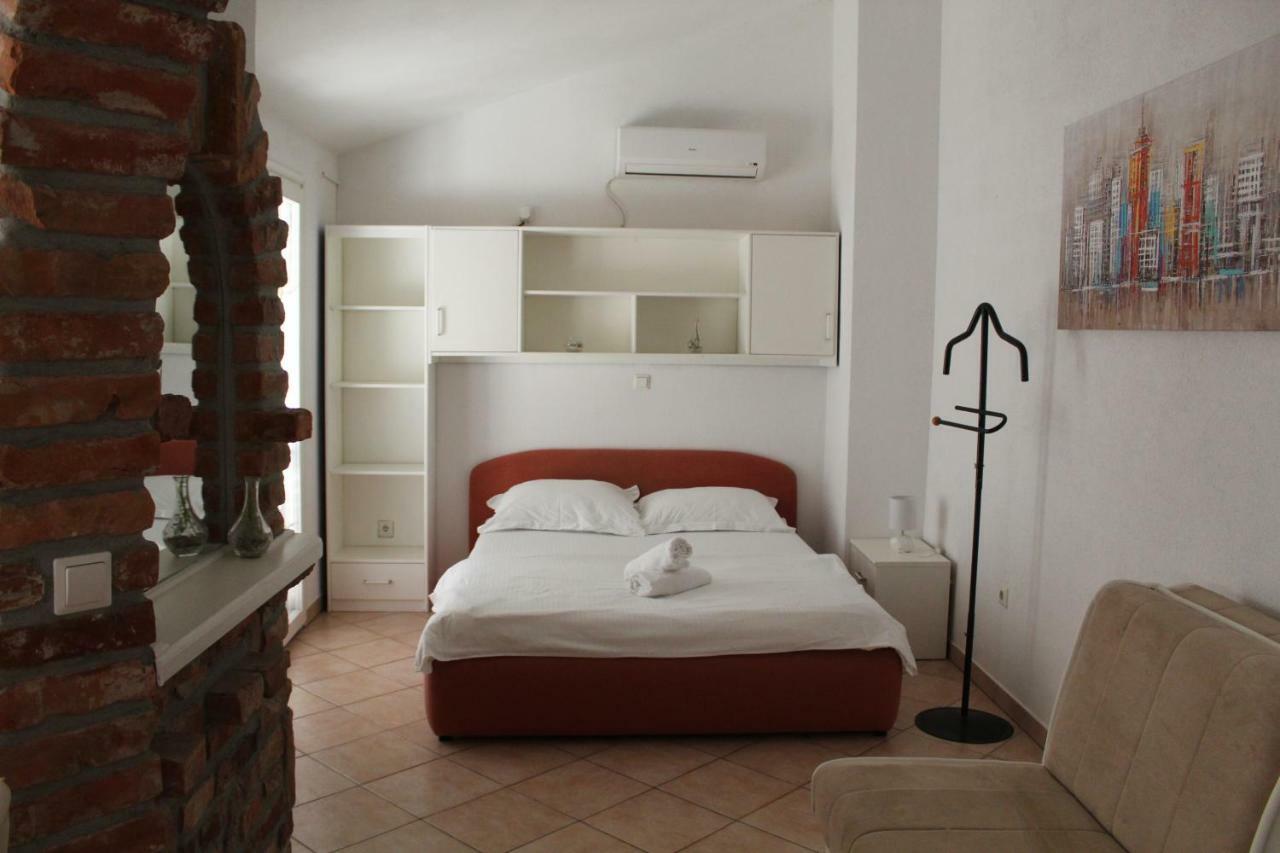 Pirovic Apartman *