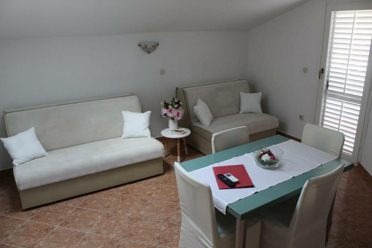 Apartman Pirovic *